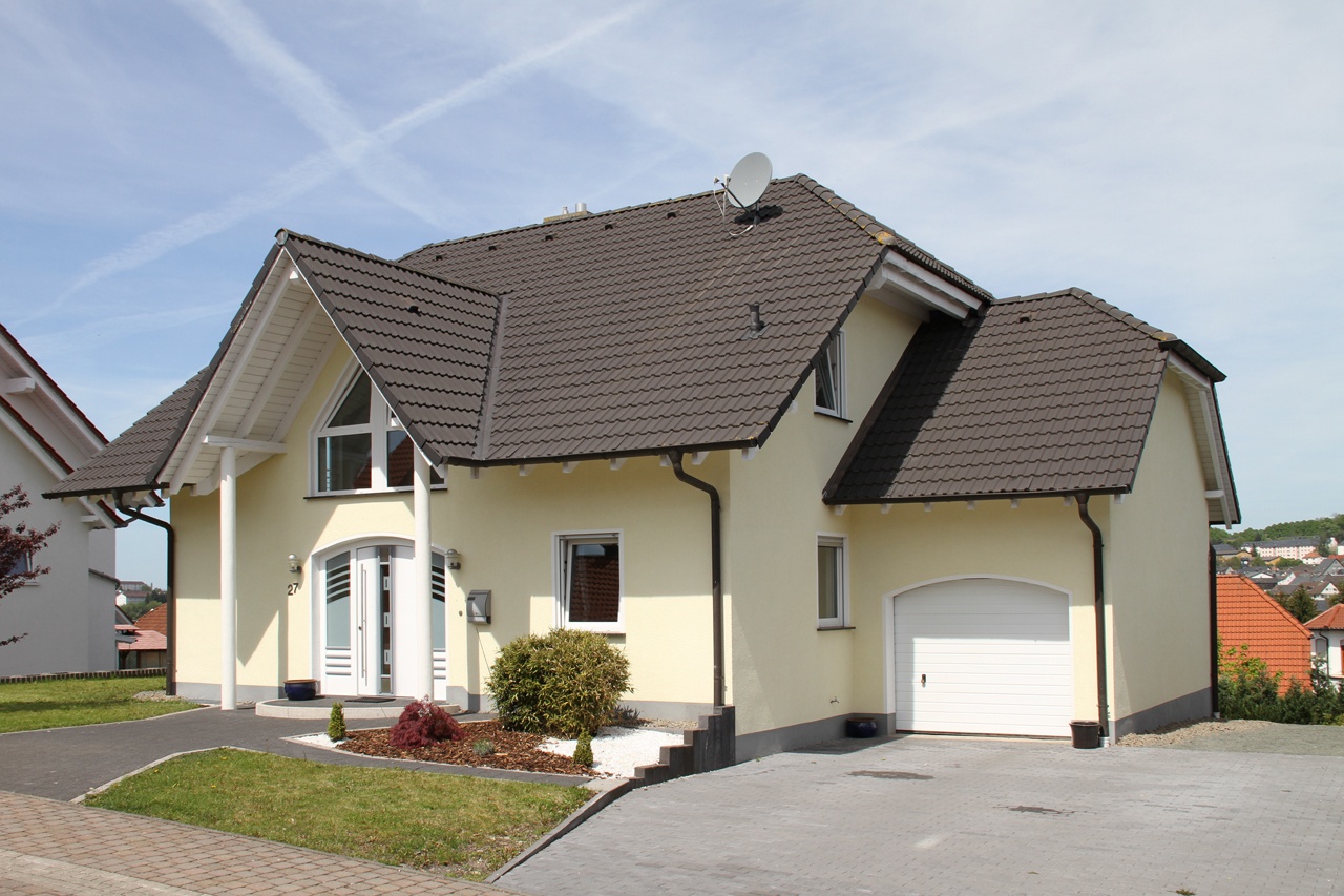 My Bella Casa Immobilien Neuwertiges Haus in gepflegtem