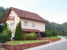 Neuwertiges Haus in malerischer Landschaft und toller Aussicht!